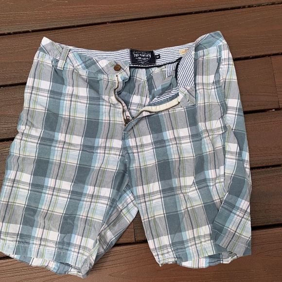 Men's Plaid Bermuda Shorts - Picture 1 of 7